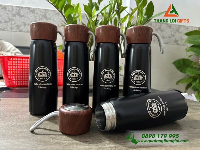 Bình Giữ Nhiệt Nắp Vân Gỗ Màu Đen - Khắc Logo Trường Tiểu Học Nguyễn Trãi
