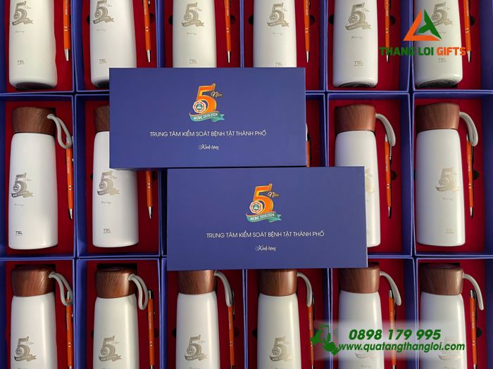 Combo Quà Tặng (Bình Giữ Nhiệt & Bút Bi) - In Khắc Logo Kỷ Niệm 5 Năm TTKSBTTP HCDC