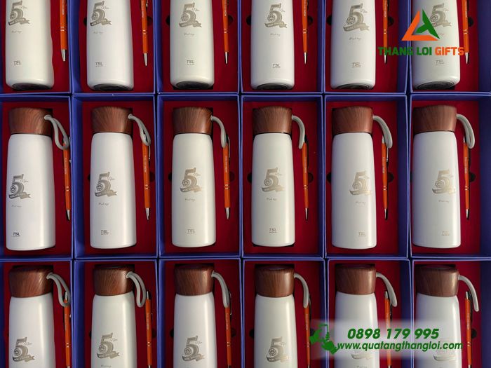 Combo Quà Tặng (Bình Giữ Nhiệt & Bút Bi) - In Khắc Logo Kỷ Niệm 5 Năm TTKSBTTP HCDC