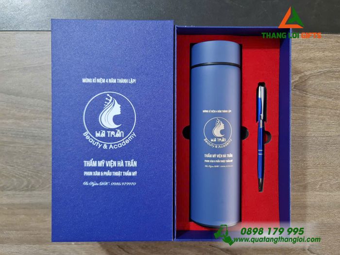 Bộ Quà Tặng (Bình Giữ Nhiệt & Bút Bi) Màu Xanh - In Khắc Logo Thẩm Mĩ Viện Hà Trần