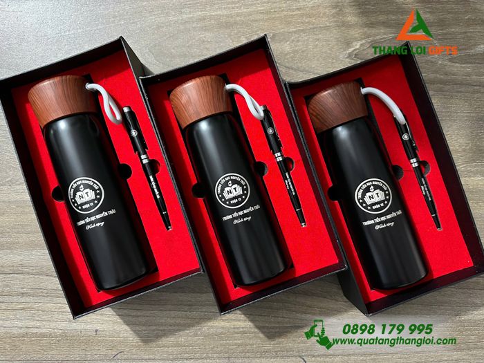 Set Quà Tặng (Bình Giữ Nhiệt+ Bút Ký) Màu Đen - In Khắc Logo Trường Tiểu Học Nguyễn Trãi
