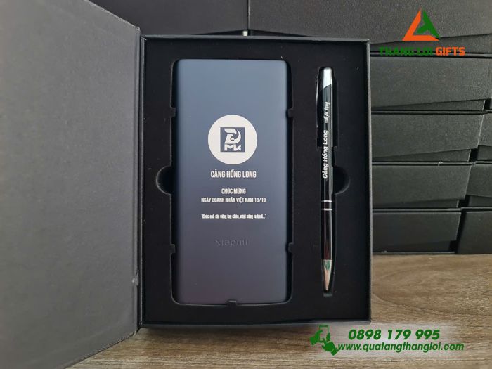Combo Quà Tặng (Pin Sạc Dự Phòng Xiaomi & Bút Bi) - In Khắc Logo Cảng Hồng Long