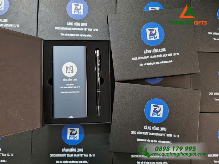 Combo Quà Tặng (Pin Sạc Dự Phòng Xiaomi & Bút Bi) - In Khắc Logo Cảng Hồng Long