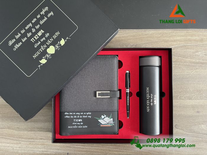 Combo Quà Tặng (Sổ Tay+ Bình Giữ Nhiệt+ Bút Ký) Màu Đen - In Khắc Tên làm Quà Tặng Sếp