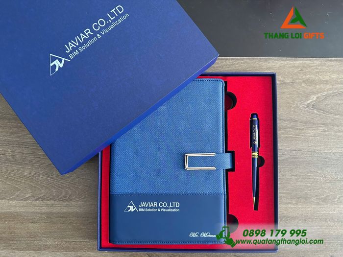 Set Quà Tặng (Sổ Tay Bìa Còng & Bút Ký) Màu Xanh - In Khắc Logo Doanh Nghiệp JAVIAR