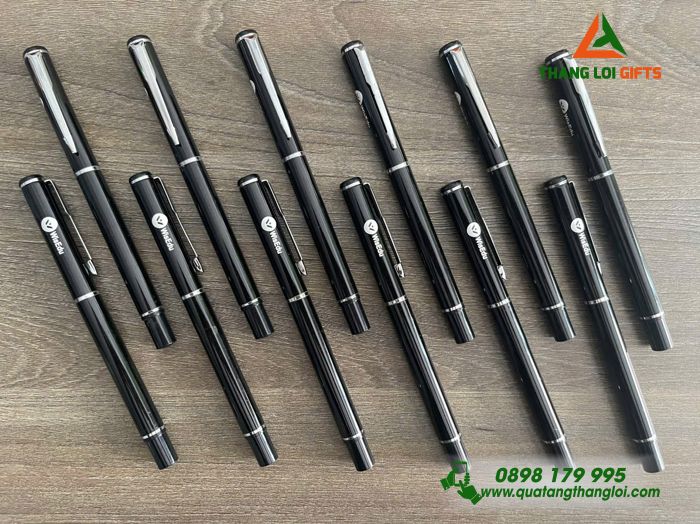 Bút Ký Kim Loại Màu Đen Khoen Bạc - Khắc Logo WisEDU