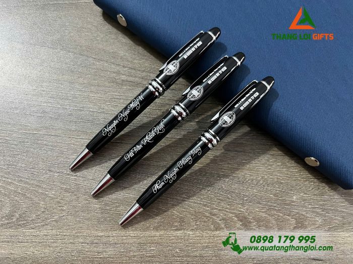 Bút Ký Kim Loại Xoay Màu Đen Khoen Bạc - Khắc Logo Trường ĐH KHXH & NV TP.Hồ Chí Minh