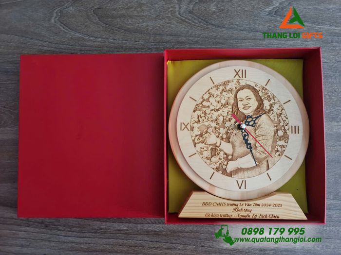 Đồng Hồ Gỗ Để Bàn Cao Cấp - Khắc Hình Ảnh Nội Dung Làm Quà Tặng