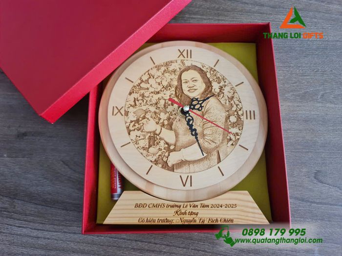 Đồng Hồ Gỗ Để Bàn Cao Cấp - Khắc Hình Ảnh Nội Dung Làm Quà Tặng