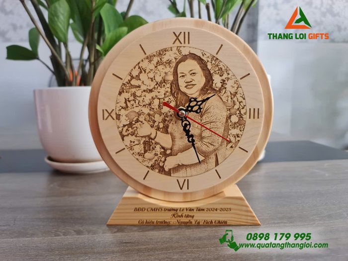 Đồng Hồ Gỗ Để Bàn Cao Cấp - Khắc Hình Ảnh Nội Dung Làm Quà Tặng