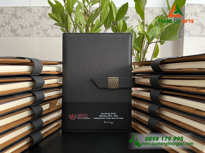 Sổ Tay Bìa Còng Màu Đen - In Logo Trường Đại Học Y Dược Buôn Ma Thuột