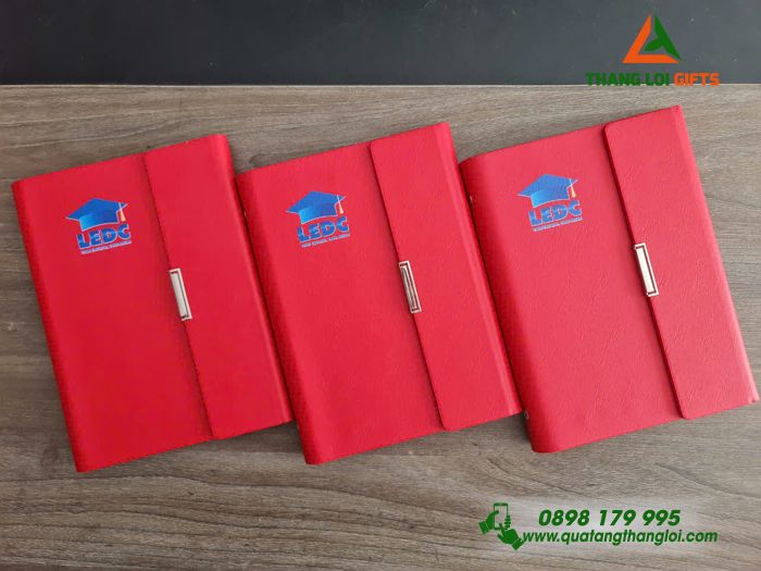 Sổ Tay Bìa Còng Gập 3 Màu Đỏ - In Logo LEDC Làm Quà Tặng Tốt Nghiệp