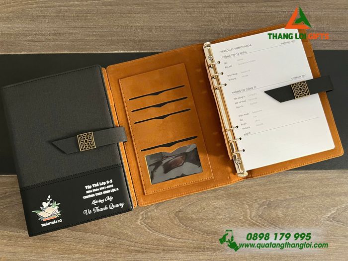 Sổ Tay Bìa Còng Màu Đen - In Tên Trường THCS Vĩnh Lộc A