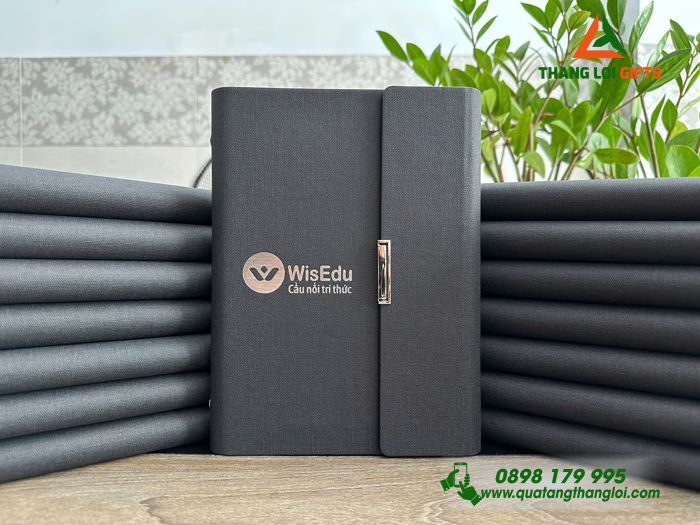 Sổ Tay Bìa Còng Gập 3 Màu Đen - Ép Kim Logo WisEdu