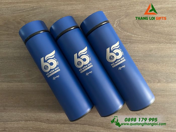Bình Giữ Nhiệt Màu Xanh 500ml - Khắc Logo Kỷ Niệm 65 Năm Trường Đại Học Y Hà Nội