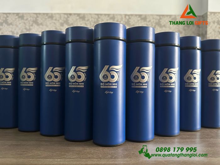 Bình Giữ Nhiệt Màu Xanh 500ml - Khắc Logo Kỷ Niệm 65 Năm Trường Đại Học Y Hà Nội