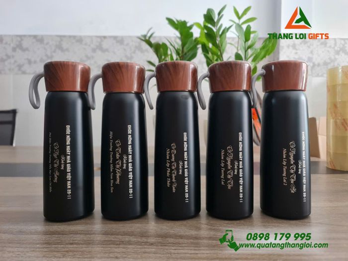 Bình Giữ Nhiệt Nắp Vân Gỗ Màu Đen 500ml - Khắc Nội Dung Tri Ân Thầy Cô