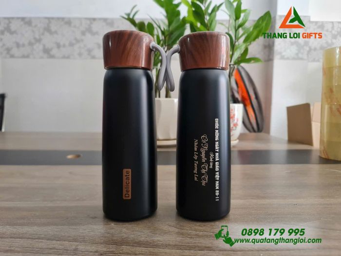 Bình Giữ Nhiệt Nắp Vân Gỗ Màu Đen 500ml - Khắc Nội Dung Tri Ân Thầy Cô