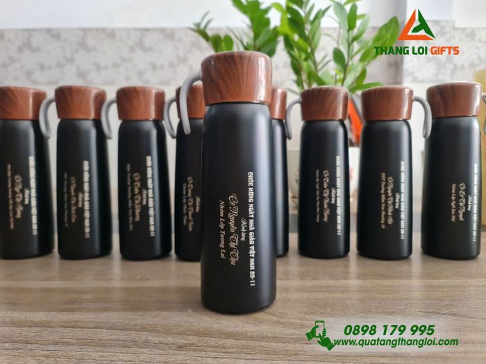 Bình Giữ Nhiệt Nắp Vân Gỗ Màu Đen 500ml - Khắc Nội Dung Tri Ân Thầy Cô