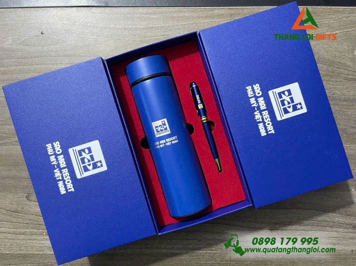 Combo Quà Tặng (Bình Giữ Nhiệt & Bút Ký) Màu Xanh - In Khắc Logo SAO MAI Resort