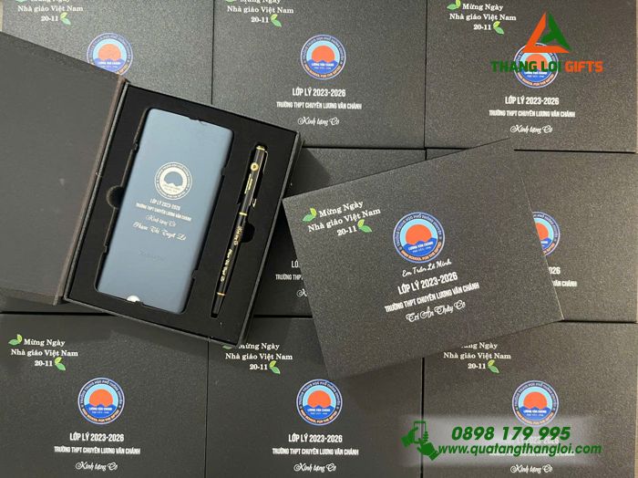 Combo Quà Tặng (Pin Sạc Dự Phòng Xiaomi & Bút Ký) - Khắc Logo Trường THPT Chuyên Lương Văn Chánh