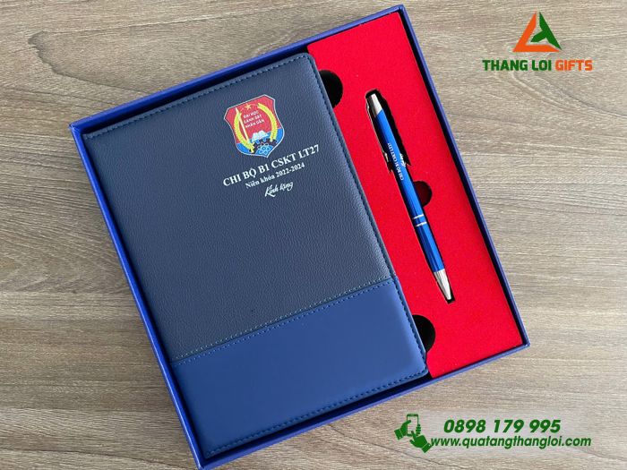Set Quà Tặng (Sổ Tay Dán Gáy & Bút Bi) Màu Xanh - In Khắc Logo Đại Học Cảnh Sát Nhân Dân