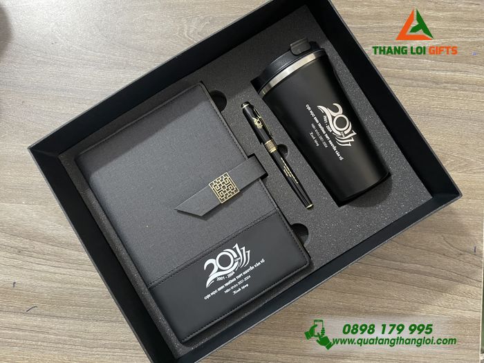 Combo Quà Tặng (Sổ+ Ly+ Bút) Màu Đen - In Khắc Logo Tên Trường THPT Nguyễn Văn Tố