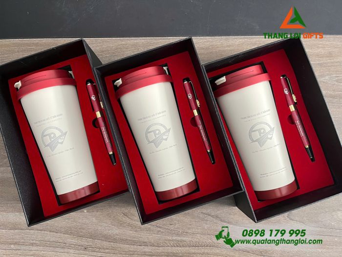 Combo Quà Tặng (Ly Giữ Nhiệt & Bút Ký) Màu Đỏ - In Khắc Logo Trung Tâm Du Học Quốc Tế Trần Quang