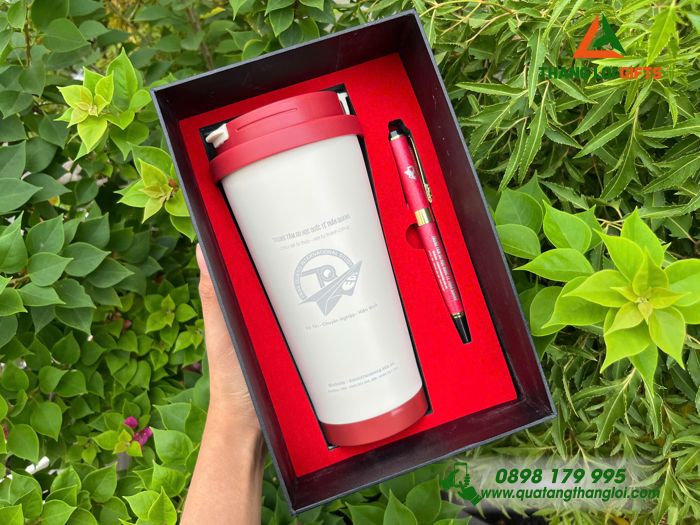 Combo Quà Tặng (Ly Giữ Nhiệt & Bút Ký) Màu Đỏ - In Khắc Logo Trung Tâm Du Học Quốc Tế Trần Quang