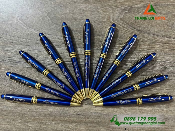 Bút Ký Kim Loại Xoay Màu Xanh Khoen Vàng - Khắc Tên Làm Quà Lễ Tri Ân & Trưởng Thành