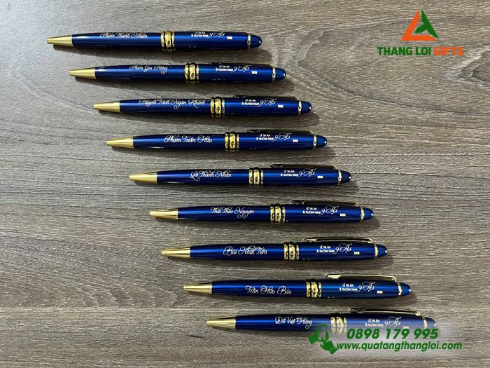 Bút Ký Kim Loại Xoay Màu Xanh Khoen Vàng - Khắc Tên Làm Quà Lễ Tri Ân & Trưởng Thành