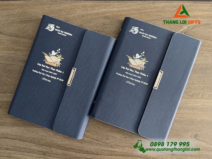 Sổ Tay Bìa Còng Gập 3 Màu Xanh - In Ấn Nội Dung Trường Đại Học Công Nghiệp TP.HCM