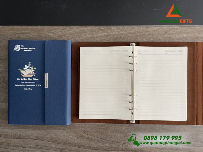 Sổ Tay Bìa Còng Gập 3 Màu Xanh - In Ấn Nội Dung Trường Đại Học Công Nghiệp TP.HCM