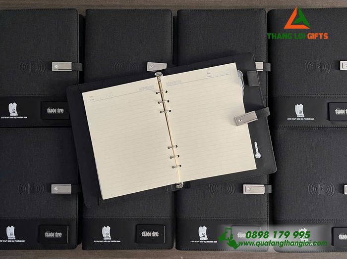 Sổ Tay Đa Năng Màu Đen 8.000mAh - In Khắc Logo Báo Tuổi Trẻ