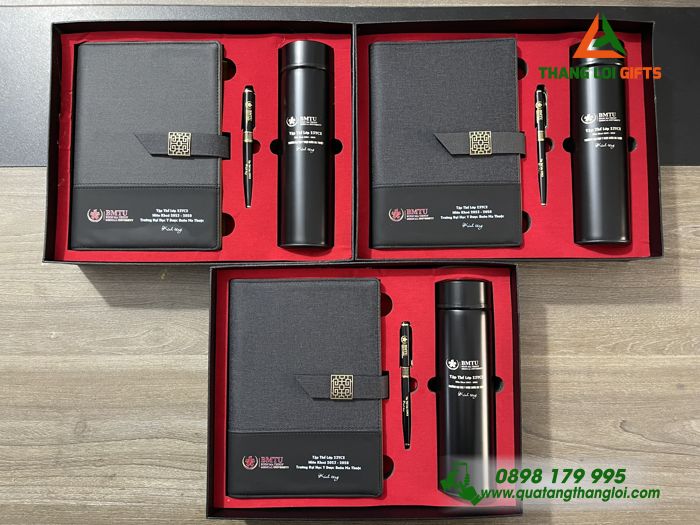 Set Quà Tặng (Sổ+ Bình+ Bút) Màu Đen - In Khắc Logo Trường Đại Học Y Dược Buôn Ma Thuột