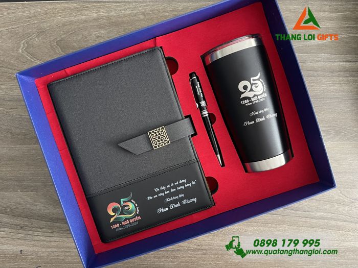 Set Quà Tặng (Sổ+ Ly+ Bút) Màu Đen - In Khắc Logo 25 Năm Trường Ngô Quyền