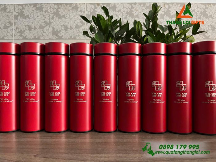 Bình Giữ Nhiệt Màu Đỏ - Khắc Logo Kỷ Niệm 10 Năm Ra Trường