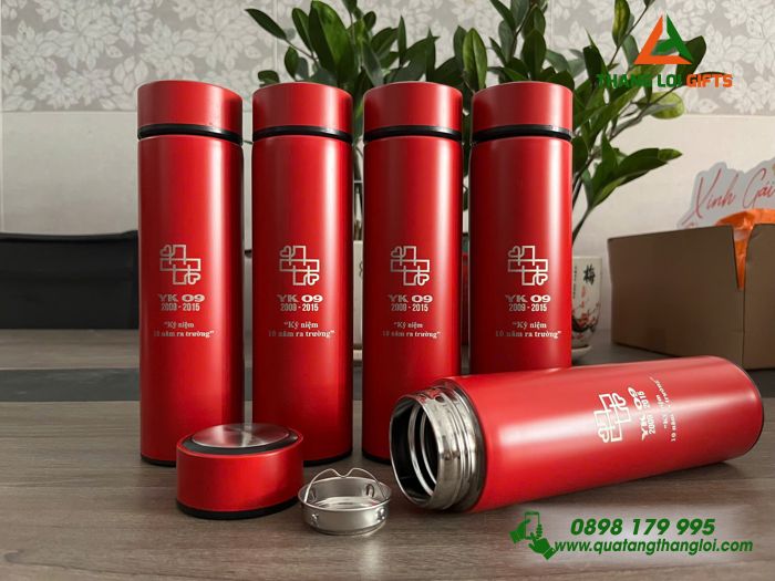 Bình Giữ Nhiệt Màu Đỏ - Khắc Logo Kỷ Niệm 10 Năm Ra Trường
