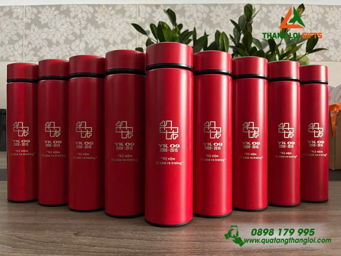 Bình Giữ Nhiệt Màu Đỏ - Khắc Logo Kỷ Niệm 10 Năm Ra Trường