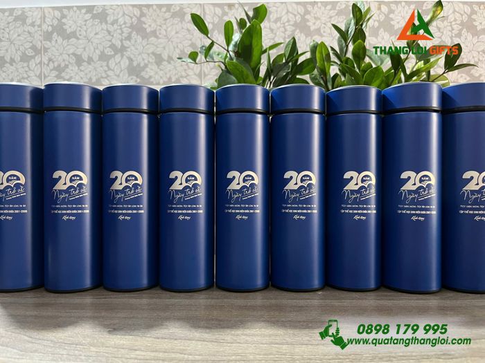 Bình Giữ Nhiệt Màu Xanh - Khắc Logo Kỷ Niệm 20 Năm Trường THCS Hiếu Giang