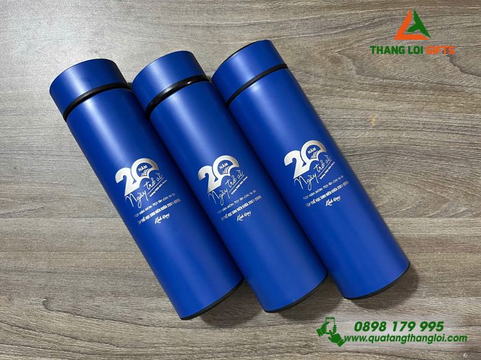 Bình Giữ Nhiệt Màu Xanh - Khắc Logo Kỷ Niệm 20 Năm Trường THCS Hiếu Giang