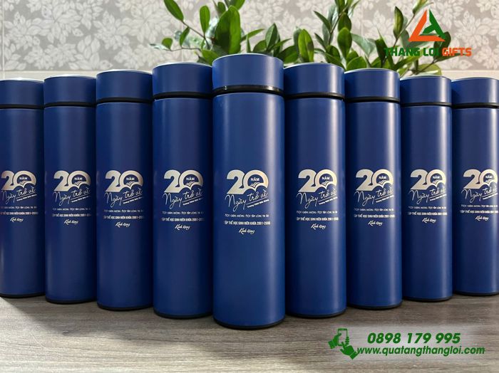 Bình Giữ Nhiệt Màu Xanh - Khắc Logo Kỷ Niệm 20 Năm Trường THCS Hiếu Giang