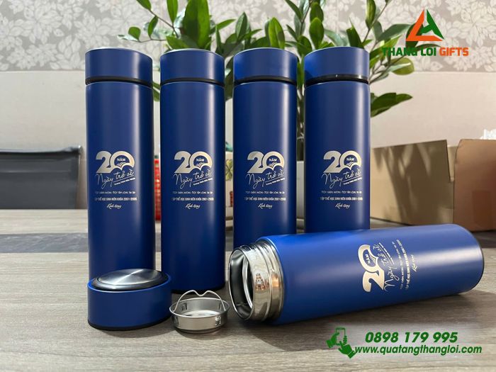 Bình Giữ Nhiệt Màu Xanh - Khắc Logo Kỷ Niệm 20 Năm Trường THCS Hiếu Giang