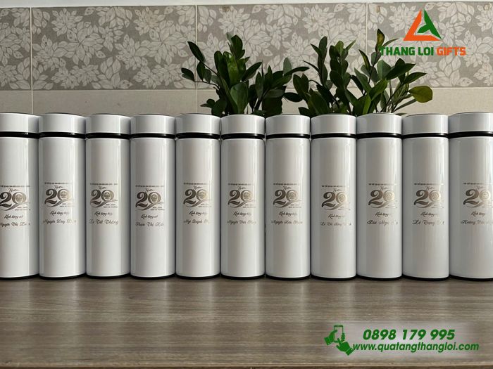 Bình Giữ Nhiệt Màu Trắng 500ml - Khắc Logo Kỷ Niệm 20 Năm Ngày Ra Trường