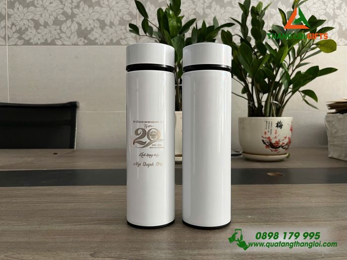 Bình Giữ Nhiệt Màu Trắng 500ml - Khắc Logo Kỷ Niệm 20 Năm Ngày Ra Trường