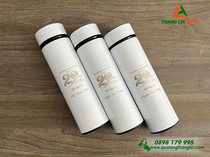 Bình Giữ Nhiệt Màu Trắng 500ml - Khắc Logo Kỷ Niệm 20 Năm Ngày Ra Trường
