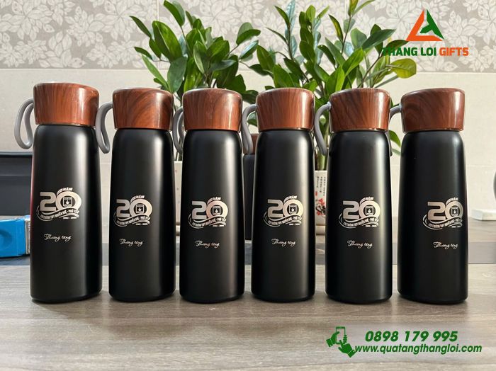  Bình Giữ Nhiệt Nắp Vân Gỗ 500ml - Khắc Logo Kỷ Niệm 20 Năm Trường THPT Nguyễn Huệ