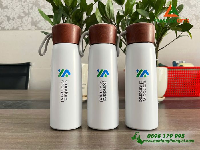 Bình Giữ Nhiệt Nắp Vân Gỗ 500ml - In Logo Doanh Nghiệp Standard Chartered