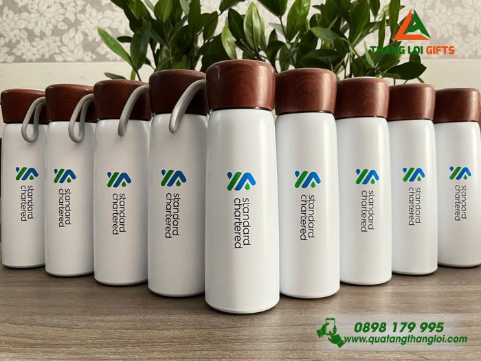 Bình Giữ Nhiệt Nắp Vân Gỗ 500ml - In Logo Doanh Nghiệp Standard Chartered