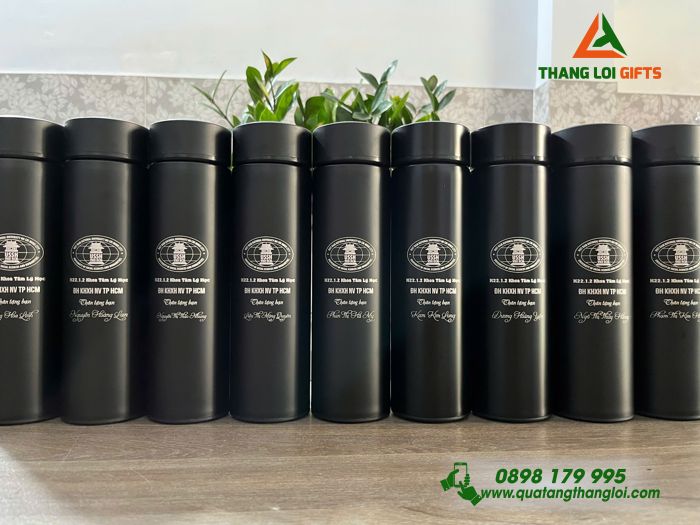 Bình Giữ Nhiệt Inox Màu Đen - Khắc Logo Trường Đại Học KHXH&NV TP.HCM